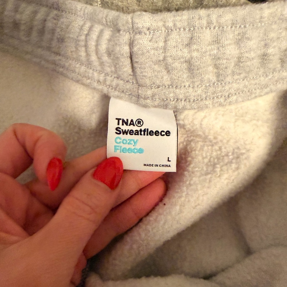 Aritzia TNA Gray Athletic Shorts - Picture 9 of 10